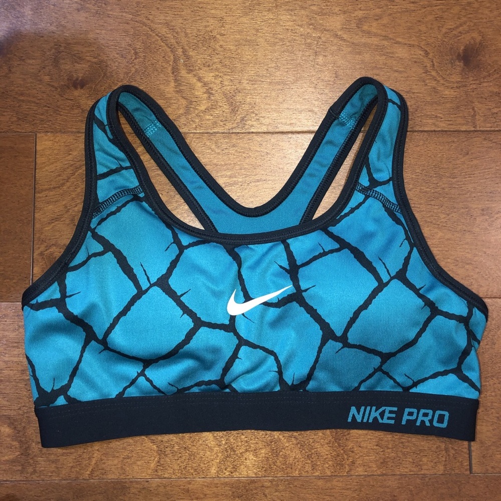Nike pro sports bra